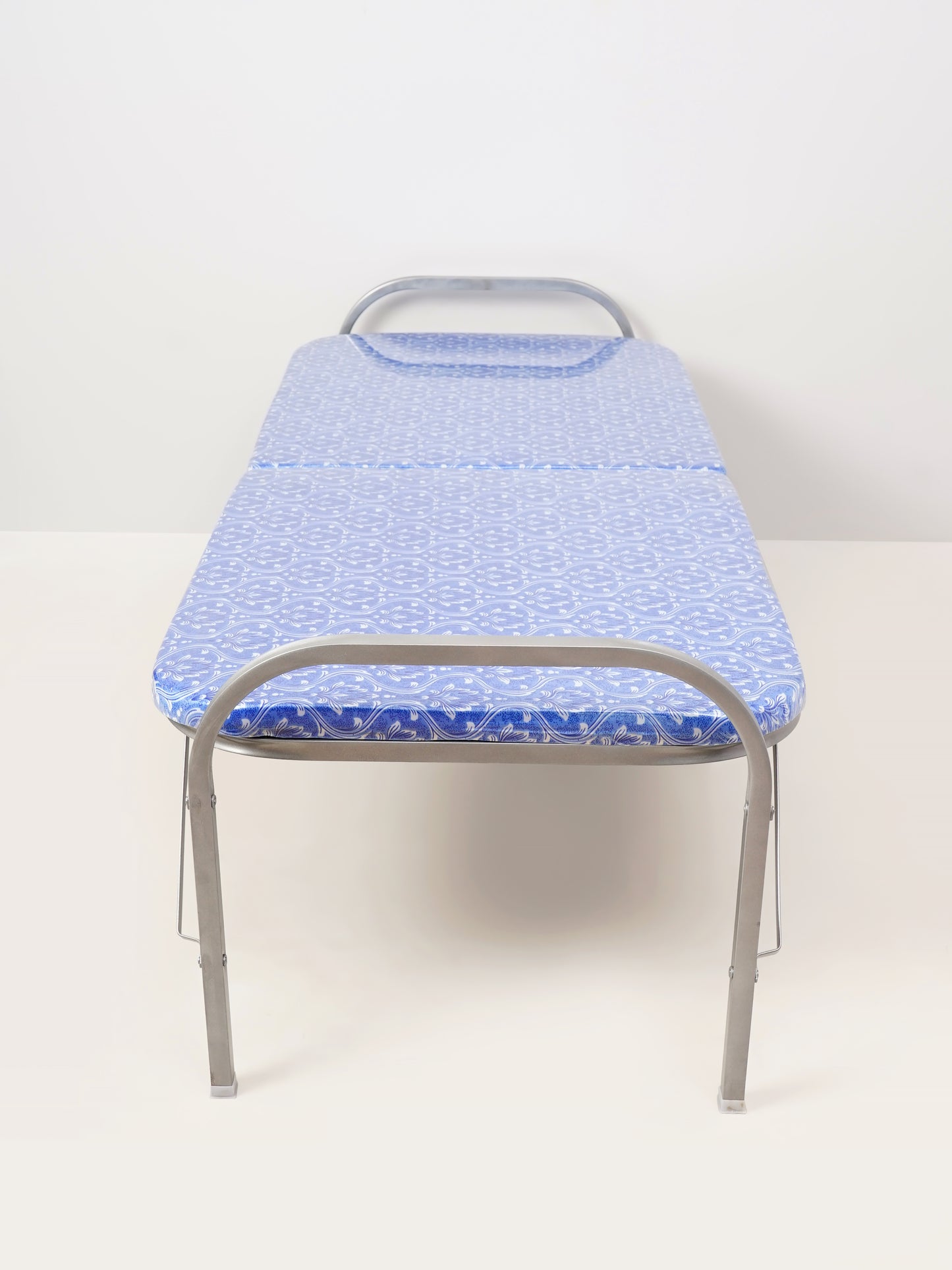 IndianArmar Foldable Metal Cot Bed with Mattress – Portable & Space-Saving Design for Home, Dormitory & Guest Use
